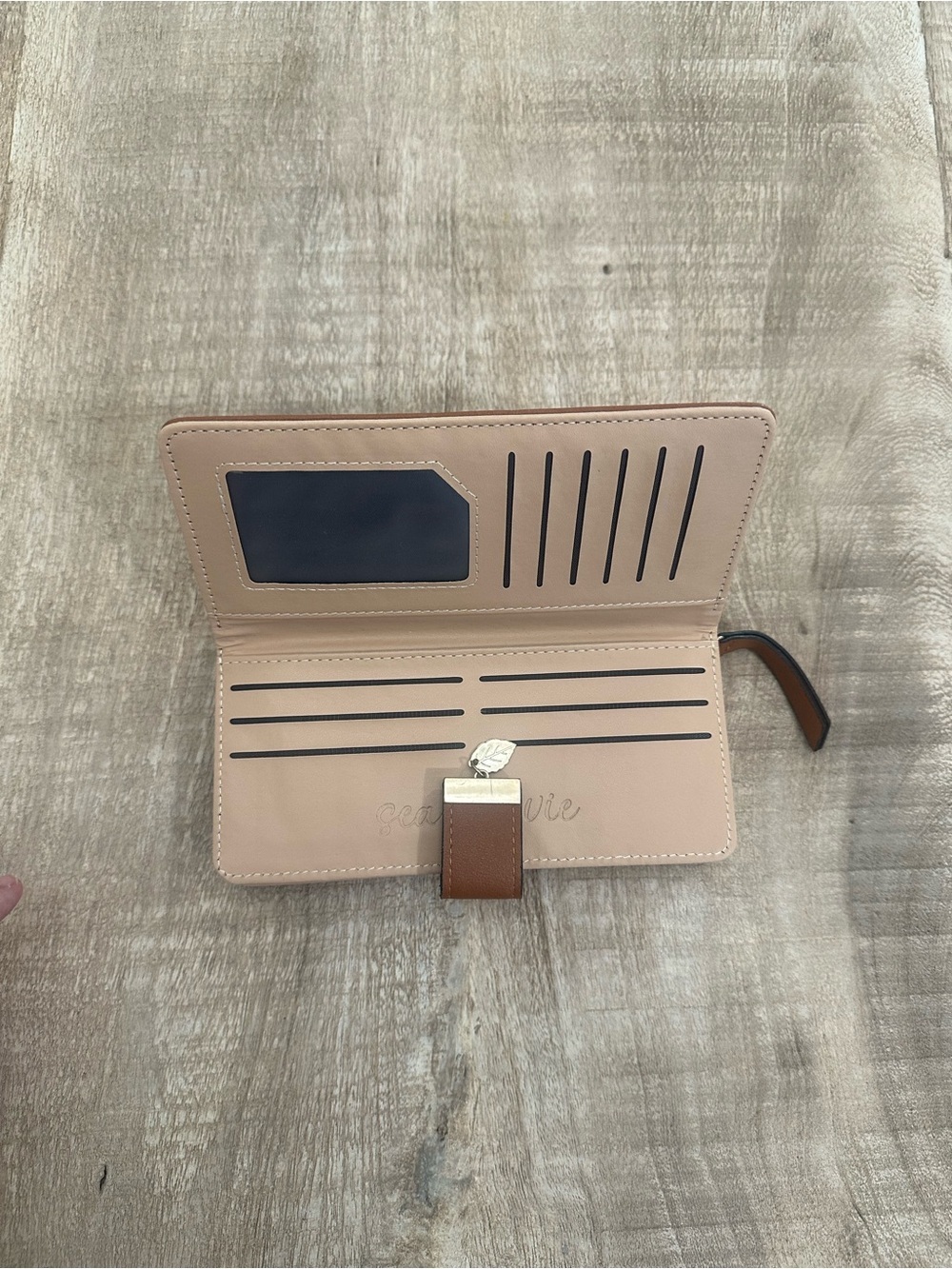 Vagabond Goods Brown Leaf Cutout Wallet | “Sea La Vie” Embossing - Picture 13 of 16